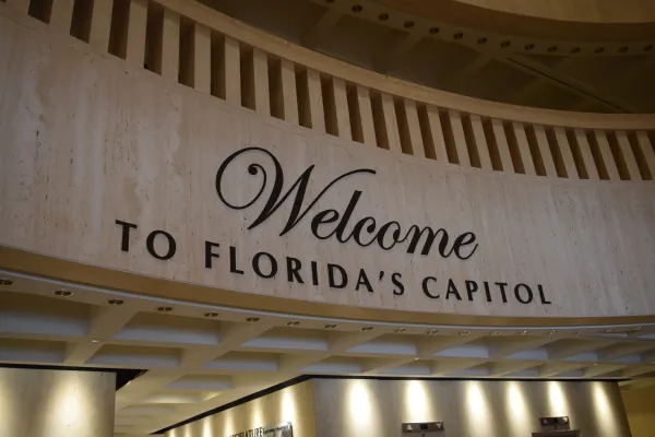 Raise the wage floor for Florida state employees? | AFSCME Florida